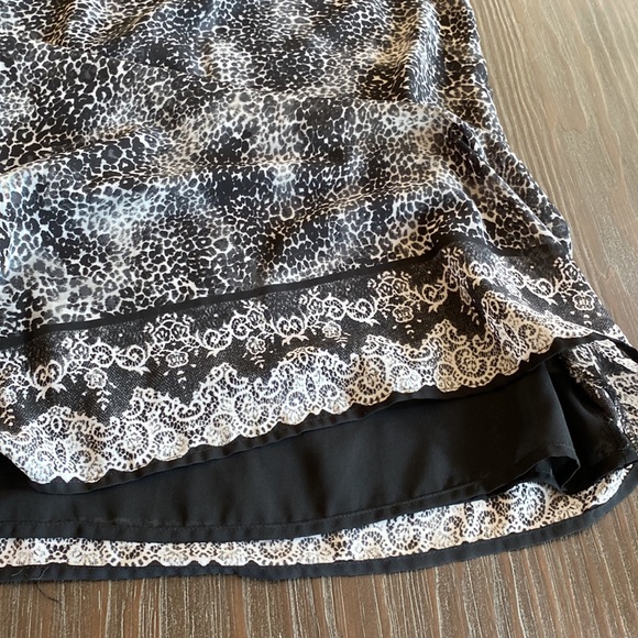 Apostrophe ladies tunic in black and white fully lined. Size extra small. - Picture 6 of 9